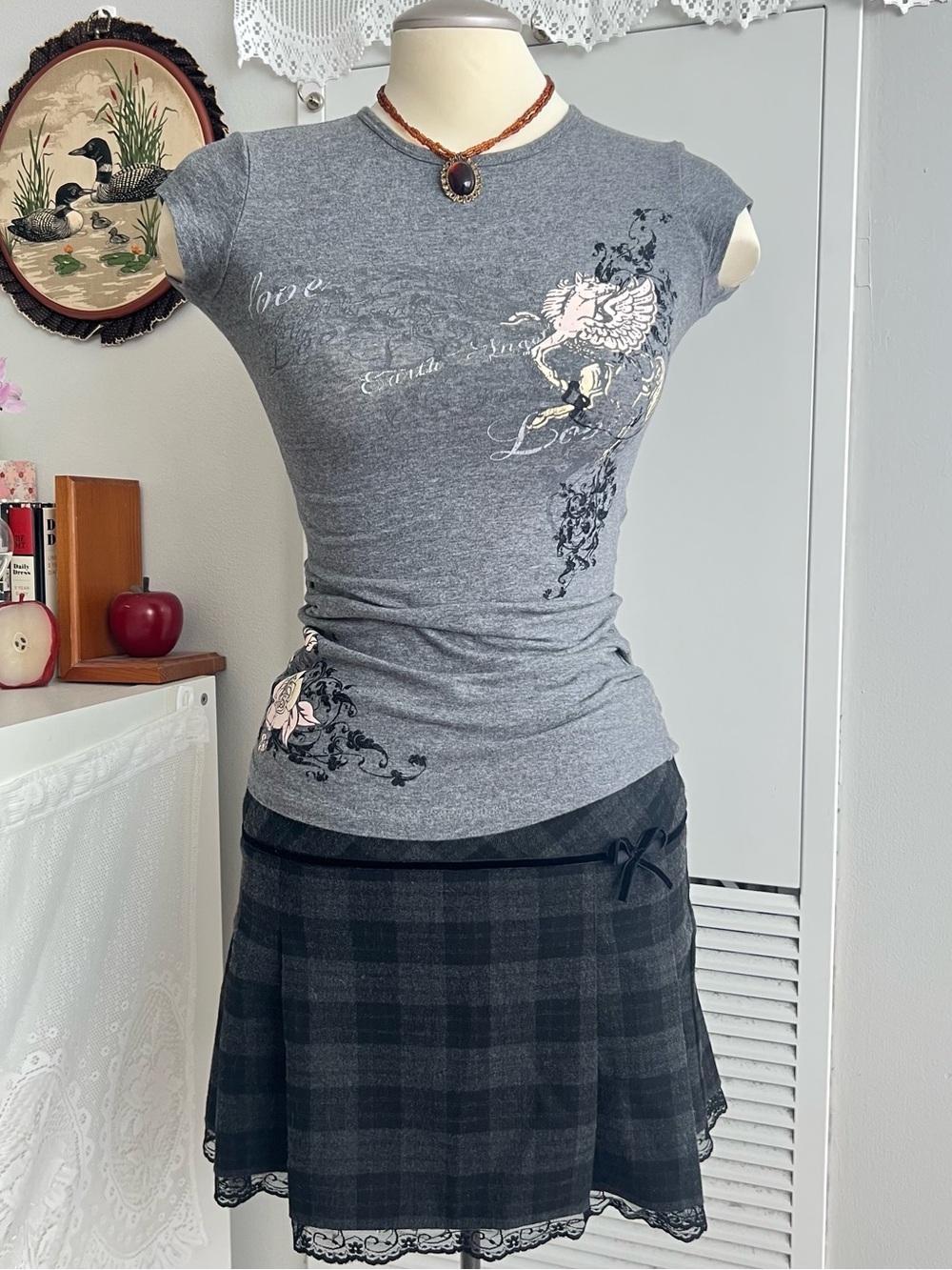 Vintage 2000s Y2K Garage Gray grunge gothic Top with White Pegasus Graphic